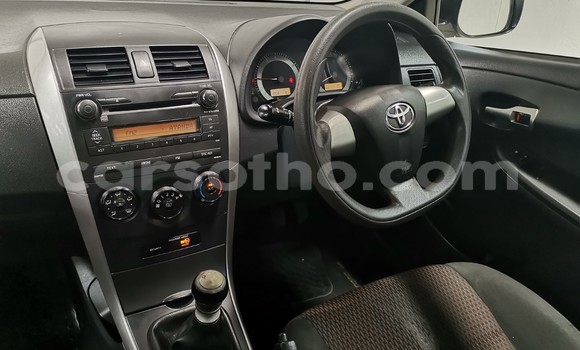 Sayi Na hannu Toyota Corolla White Mota in Teyateyaneng a Berea Sayi Na hannu Toyota Corolla White Mota in Teyateyaneng a Berea