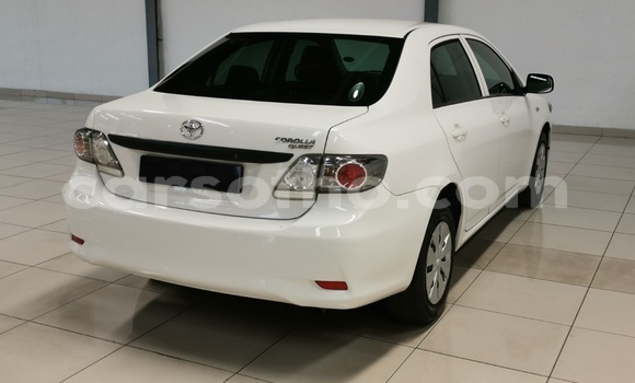 Sayi Na hannu Toyota Corolla White Mota in Teyateyaneng a Berea Sayi Na hannu Toyota Corolla White Mota in Teyateyaneng a Berea