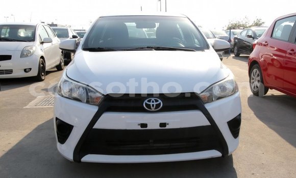 Sayi Imported Toyota Yaris White Mota in Import - Dubai a Maseru Sayi Imported Toyota Yaris White Mota in Import - Dubai a Maseru