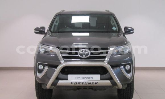 اشتري مستعمل Toyota Fortuner Brown سيارة في Maseru في Maseru اشتري مستعمل Toyota Fortuner Brown سيارة في Maseru في Maseru