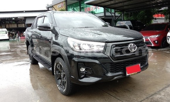 اشتري مستعمل Toyota Hiluxe Revo Black سيارة في Maseru في Maseru اشتري مستعمل Toyota Hiluxe Revo Black سيارة في Maseru في Maseru