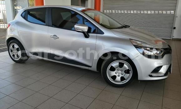 اشتري مستعمل Renault Clio Silver سيارة في Maputsoe في Leribe اشتري مستعمل Renault Clio Silver سيارة في Maputsoe في Leribe