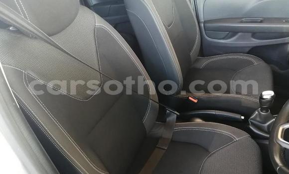 اشتري مستعمل Renault Clio Silver سيارة في Maputsoe في Leribe اشتري مستعمل Renault Clio Silver سيارة في Maputsoe في Leribe