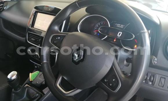 اشتري مستعمل Renault Clio Silver سيارة في Maputsoe في Leribe اشتري مستعمل Renault Clio Silver سيارة في Maputsoe في Leribe