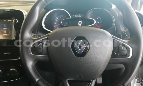 اشتري مستعمل Renault Clio Silver سيارة في Maputsoe في Leribe اشتري مستعمل Renault Clio Silver سيارة في Maputsoe في Leribe