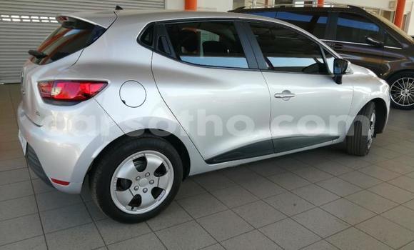 اشتري مستعمل Renault Clio Silver سيارة في Maputsoe في Leribe اشتري مستعمل Renault Clio Silver سيارة في Maputsoe في Leribe