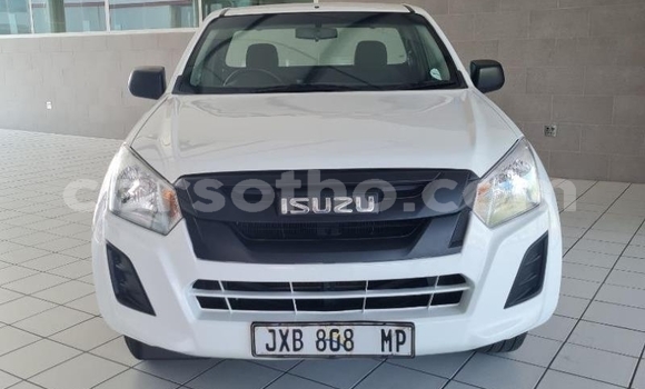 Sayi Na hannu Isuzu D–MAX White Mota in Roma a Maseru Sayi Na hannu Isuzu D–MAX White Mota in Roma a Maseru