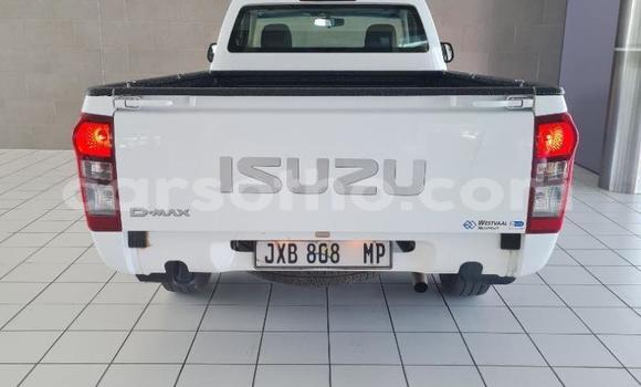 Sayi Na hannu Isuzu D–MAX White Mota in Roma a Maseru Sayi Na hannu Isuzu D–MAX White Mota in Roma a Maseru
