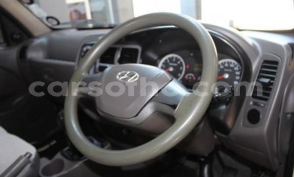 Acheter Occasion Voiture Hyundai H200 Blanc à Maseru, Maseru Acheter Occasion Voiture Hyundai H200 Blanc à Maseru, Maseru