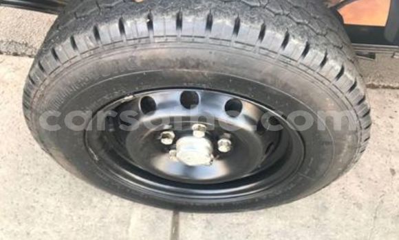 Acheter Occasion Voiture Hyundai H200 Blanc à Maseru, Maseru Acheter Occasion Voiture Hyundai H200 Blanc à Maseru, Maseru