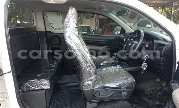 اشتري مستعمل Toyota Hilux White سيارة في Maseru في Maseru اشتري مستعمل Toyota Hilux White سيارة في Maseru في Maseru