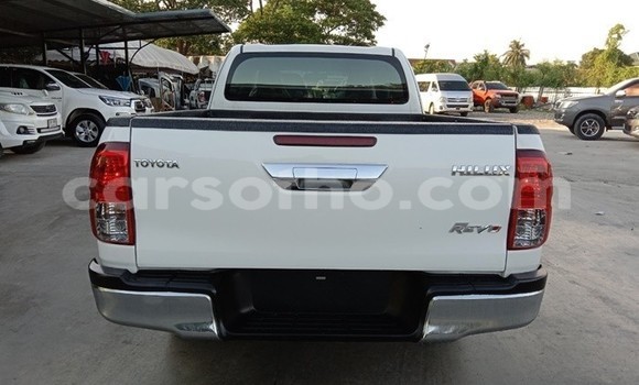 اشتري مستعمل Toyota Hilux White سيارة في Maseru في Maseru اشتري مستعمل Toyota Hilux White سيارة في Maseru في Maseru