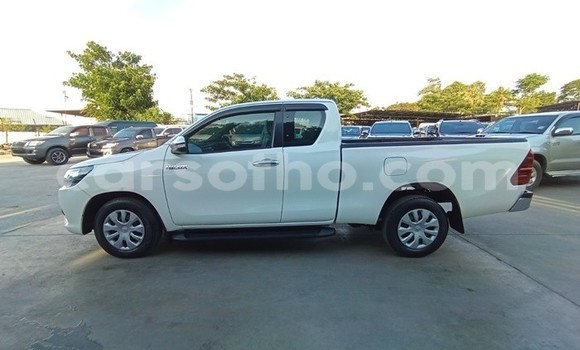 اشتري مستعمل Toyota Hilux White سيارة في Maseru في Maseru اشتري مستعمل Toyota Hilux White سيارة في Maseru في Maseru