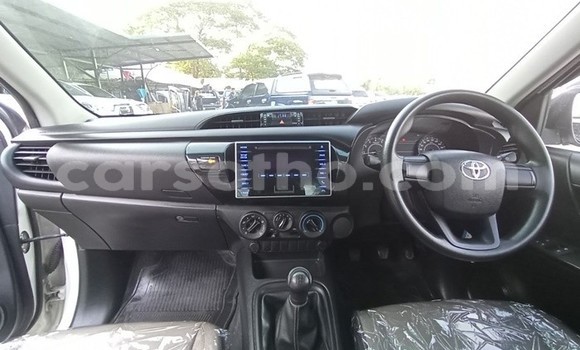 اشتري مستعمل Toyota Hilux White سيارة في Maseru في Maseru اشتري مستعمل Toyota Hilux White سيارة في Maseru في Maseru