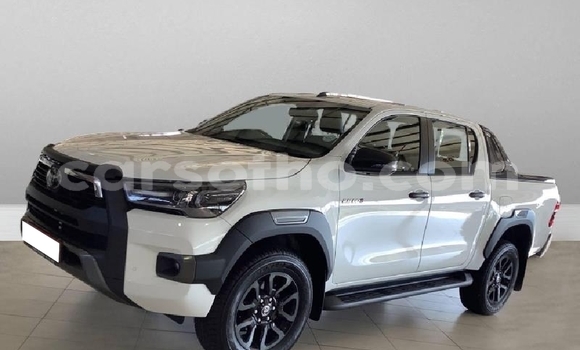 Sayi Na hannu Toyota Hilux White Mota in Maseru a Maseru Sayi Na hannu Toyota Hilux White Mota in Maseru a Maseru