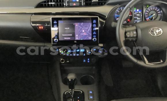 Sayi Na hannu Toyota Hilux White Mota in Maseru a Maseru Sayi Na hannu Toyota Hilux White Mota in Maseru a Maseru