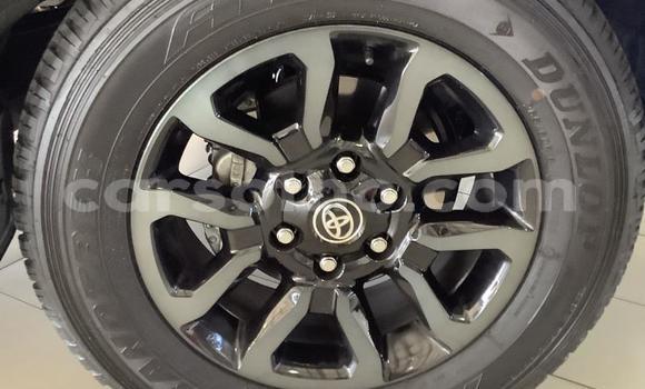 Sayi Na hannu Toyota Hilux White Mota in Maseru a Maseru Sayi Na hannu Toyota Hilux White Mota in Maseru a Maseru