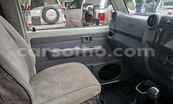Sayi Na hannu Toyota Land Cruiser White Mota in Maseru a Maseru Sayi Na hannu Toyota Land Cruiser White Mota in Maseru a Maseru