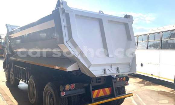 Acheter Occasion Utilitaire DAF CF Blanc à Maseru, Maseru Acheter Occasion Utilitaire DAF CF Blanc à Maseru, Maseru