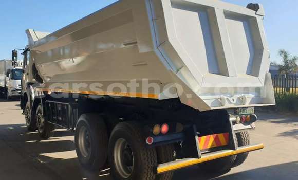Acheter Occasion Utilitaire DAF CF Blanc à Maseru, Maseru Acheter Occasion Utilitaire DAF CF Blanc à Maseru, Maseru