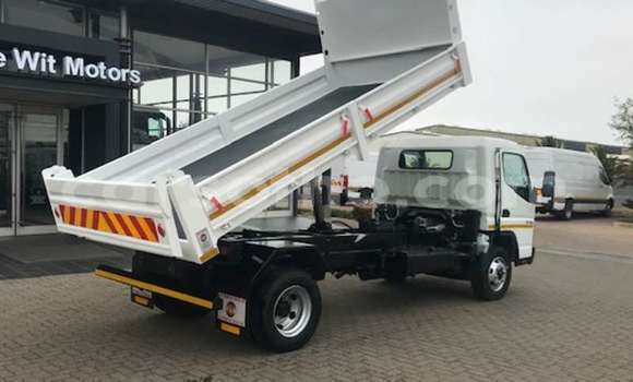 Acheter Occasion Utilitaire Mitsubishi Van Blanc à Maseru, Maseru Acheter Occasion Utilitaire Mitsubishi Van Blanc à Maseru, Maseru