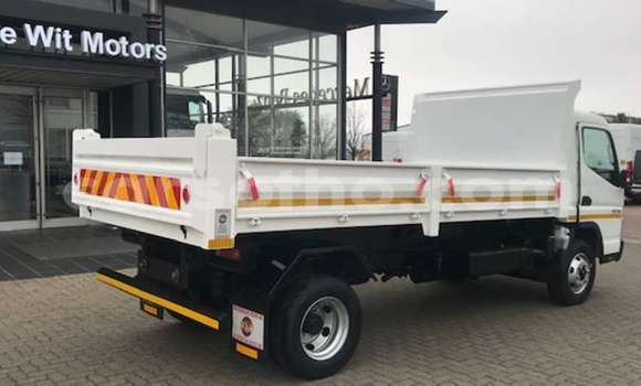 Acheter Occasion Utilitaire Mitsubishi Van Blanc à Maseru, Maseru Acheter Occasion Utilitaire Mitsubishi Van Blanc à Maseru, Maseru