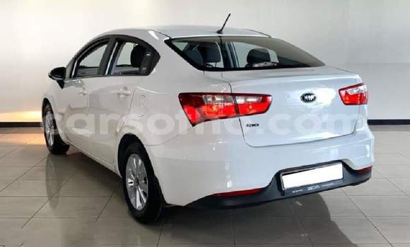 Acheter Occasion Voiture Kia Rio Blanc à Hlotse, Leribe Acheter Occasion Voiture Kia Rio Blanc à Hlotse, Leribe