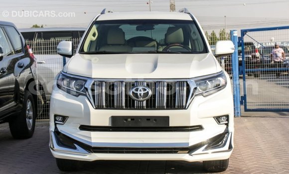 Acheter Import Voiture Toyota Prado Blanc à Import - Dubai, Maseru Acheter Import Voiture Toyota Prado Blanc à Import - Dubai, Maseru