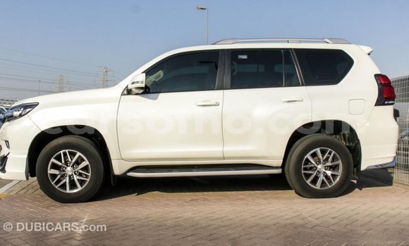 Acheter Import Voiture Toyota Prado Blanc à Import - Dubai, Maseru Acheter Import Voiture Toyota Prado Blanc à Import - Dubai, Maseru