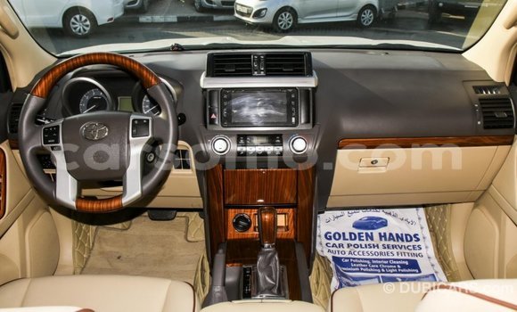 Acheter Import Voiture Toyota Prado Blanc à Import - Dubai, Maseru Acheter Import Voiture Toyota Prado Blanc à Import - Dubai, Maseru