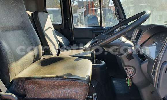 اشتري مستعمل Nissan UD White شاحنة في Maseru في Maseru اشتري مستعمل Nissan UD White شاحنة في Maseru في Maseru