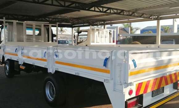اشتري مستعمل Mitsubishi L400 White شاحنة في Maseru في Maseru اشتري مستعمل Mitsubishi L400 White شاحنة في Maseru في Maseru