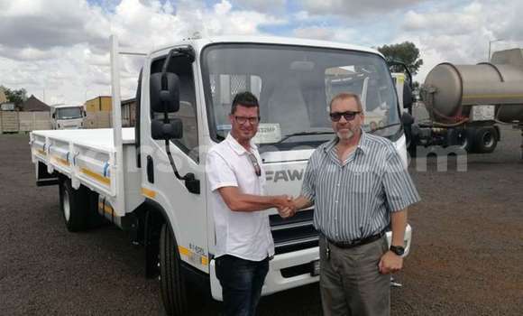 اشتري مستعمل Mitsubishi L400 White شاحنة في Maseru في Maseru اشتري مستعمل Mitsubishi L400 White شاحنة في Maseru في Maseru