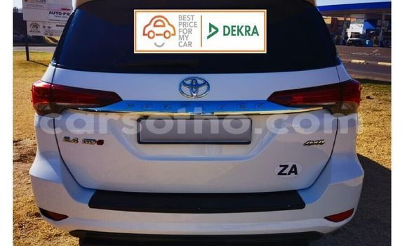 اشتري مستعمل Toyota Fortuner White سيارة في Maseru في Maseru اشتري مستعمل Toyota Fortuner White سيارة في Maseru في Maseru