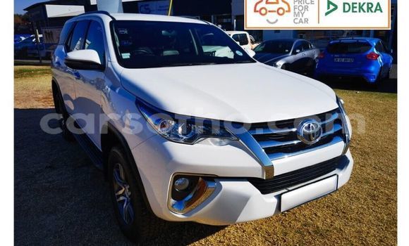 اشتري مستعمل Toyota Fortuner White سيارة في Maseru في Maseru اشتري مستعمل Toyota Fortuner White سيارة في Maseru في Maseru