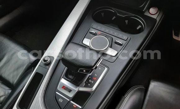 Acheter Occasion Voiture Audi RS5 Blanc à Maseru, Maseru Acheter Occasion Voiture Audi RS5 Blanc à Maseru, Maseru