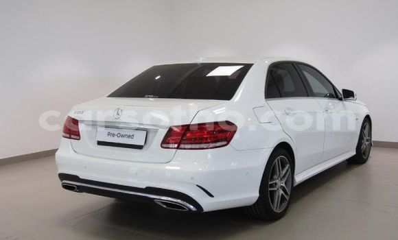 Buy Used Mercedes-Benz E200 White Car in Maseru in Maseru Buy Used Mercedes-Benz E200 White Car in Maseru in Maseru