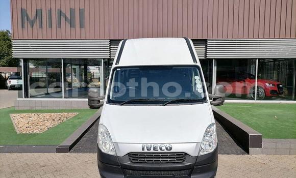 Sayi Na hannu IVECO Massif White Mota in Maseru a Maseru Sayi Na hannu IVECO Massif White Mota in Maseru a Maseru