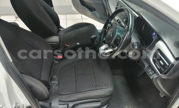 Sayi Na hannu Kia Rio White Mota in Maseru a Maseru Sayi Na hannu Kia Rio White Mota in Maseru a Maseru