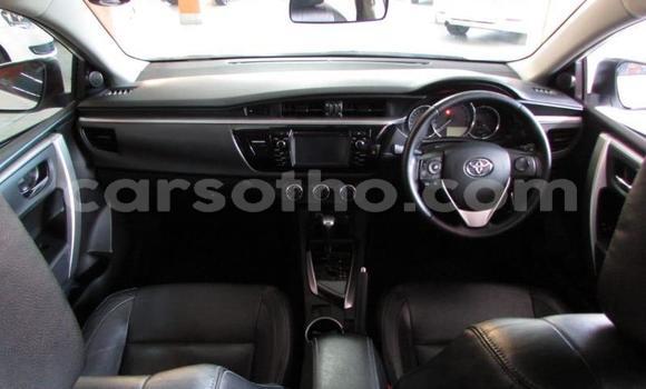 Sayi Na hannu Toyota Hilux White Mota in Butha–Buthe a Thaba-Tseka Sayi Na hannu Toyota Hilux White Mota in Butha–Buthe a Thaba-Tseka