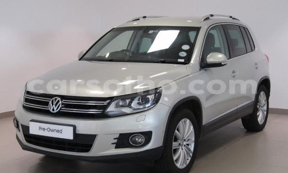 اشتري مستعمل Volkswagen Tiguan Silver سيارة في Butha Buthe في Butha-Buthe اشتري مستعمل Volkswagen Tiguan Silver سيارة في Butha Buthe في Butha-Buthe