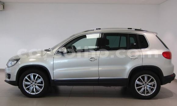 اشتري مستعمل Volkswagen Tiguan Silver سيارة في Butha Buthe في Butha-Buthe اشتري مستعمل Volkswagen Tiguan Silver سيارة في Butha Buthe في Butha-Buthe