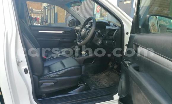 اشتري مستعمل Toyota Hilux White سيارة في Mokhotlong في Berea اشتري مستعمل Toyota Hilux White سيارة في Mokhotlong في Berea