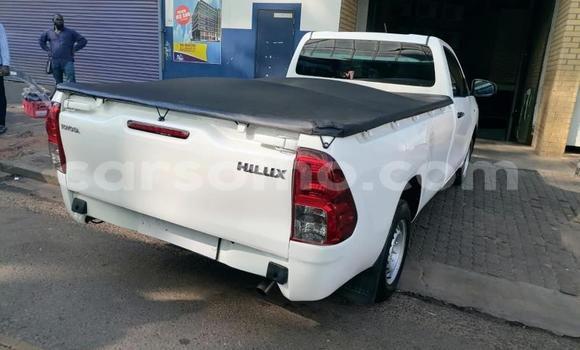 اشتري مستعمل Toyota Hilux White سيارة في Mokhotlong في Berea اشتري مستعمل Toyota Hilux White سيارة في Mokhotlong في Berea