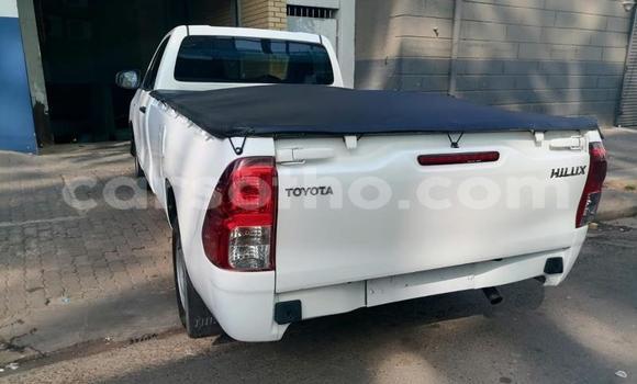 اشتري مستعمل Toyota Hilux White سيارة في Mokhotlong في Berea اشتري مستعمل Toyota Hilux White سيارة في Mokhotlong في Berea