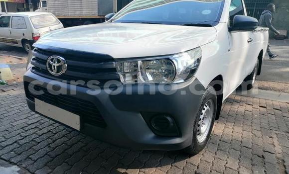 اشتري مستعمل Toyota Hilux White سيارة في Mokhotlong في Berea اشتري مستعمل Toyota Hilux White سيارة في Mokhotlong في Berea