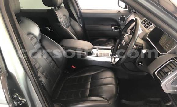 Sayi Na hannu Land Rover Range Rover Beige Mota in Roma a Maseru Sayi Na hannu Land Rover Range Rover Beige Mota in Roma a Maseru