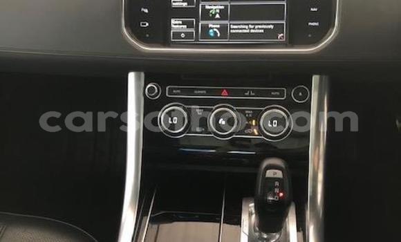 Sayi Na hannu Land Rover Range Rover Beige Mota in Roma a Maseru Sayi Na hannu Land Rover Range Rover Beige Mota in Roma a Maseru