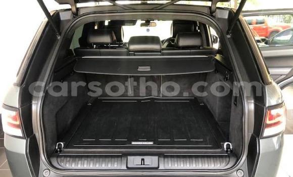 Sayi Na hannu Land Rover Range Rover Beige Mota in Roma a Maseru Sayi Na hannu Land Rover Range Rover Beige Mota in Roma a Maseru