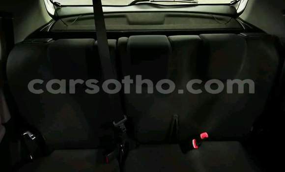 Buy Used Toyota Yaris White Car in Hlotse in Leribe Buy Used Toyota Yaris White Car in Hlotse in Leribe